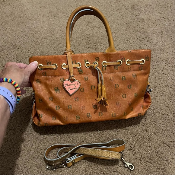 Dooney & Bourke Handbags - Dooney & Bourke Vintage Y2K Pink Leather Tote Bag